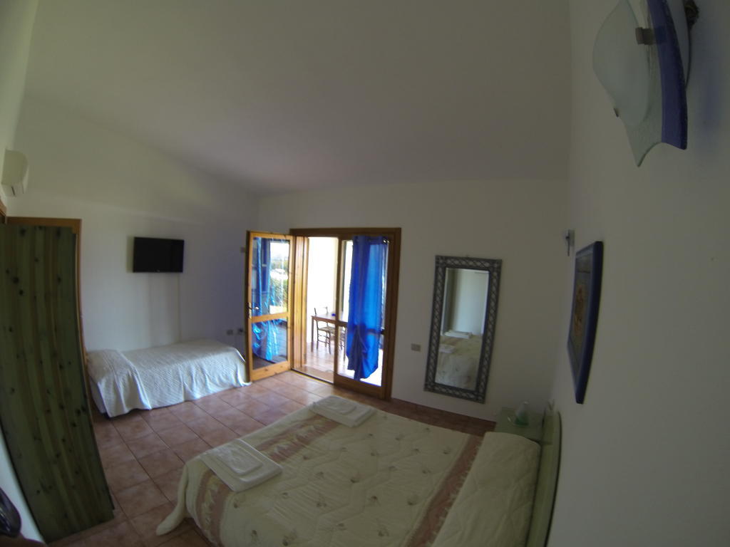 Agriturismo Gli Ulivi Hotel Castiadas Bilik gambar