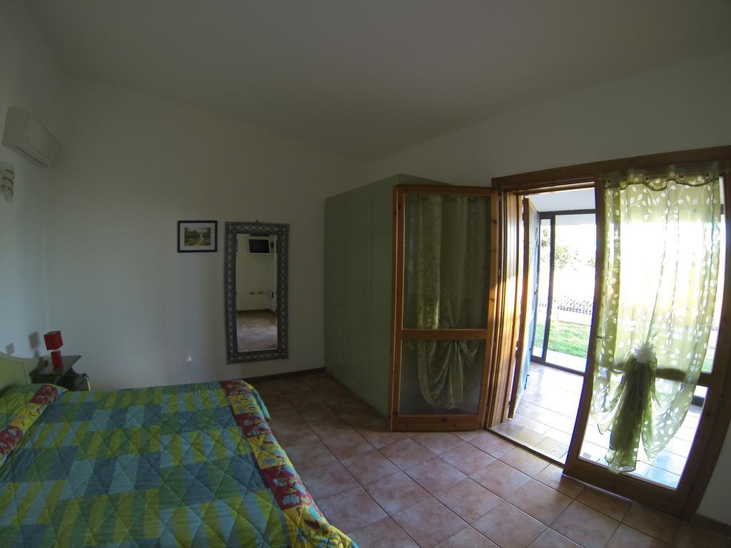 Agriturismo Gli Ulivi Hotel Castiadas Bilik gambar